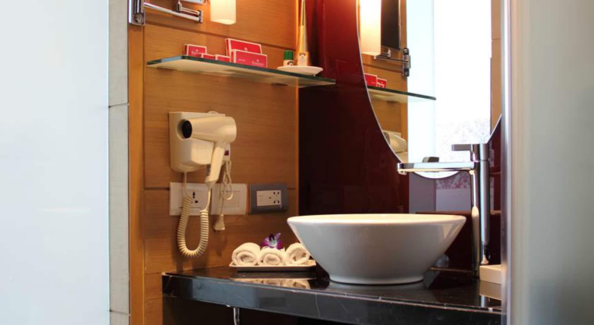 Ramada By Wyndham Navi Mumbai Otel Dış mekan fotoğraf