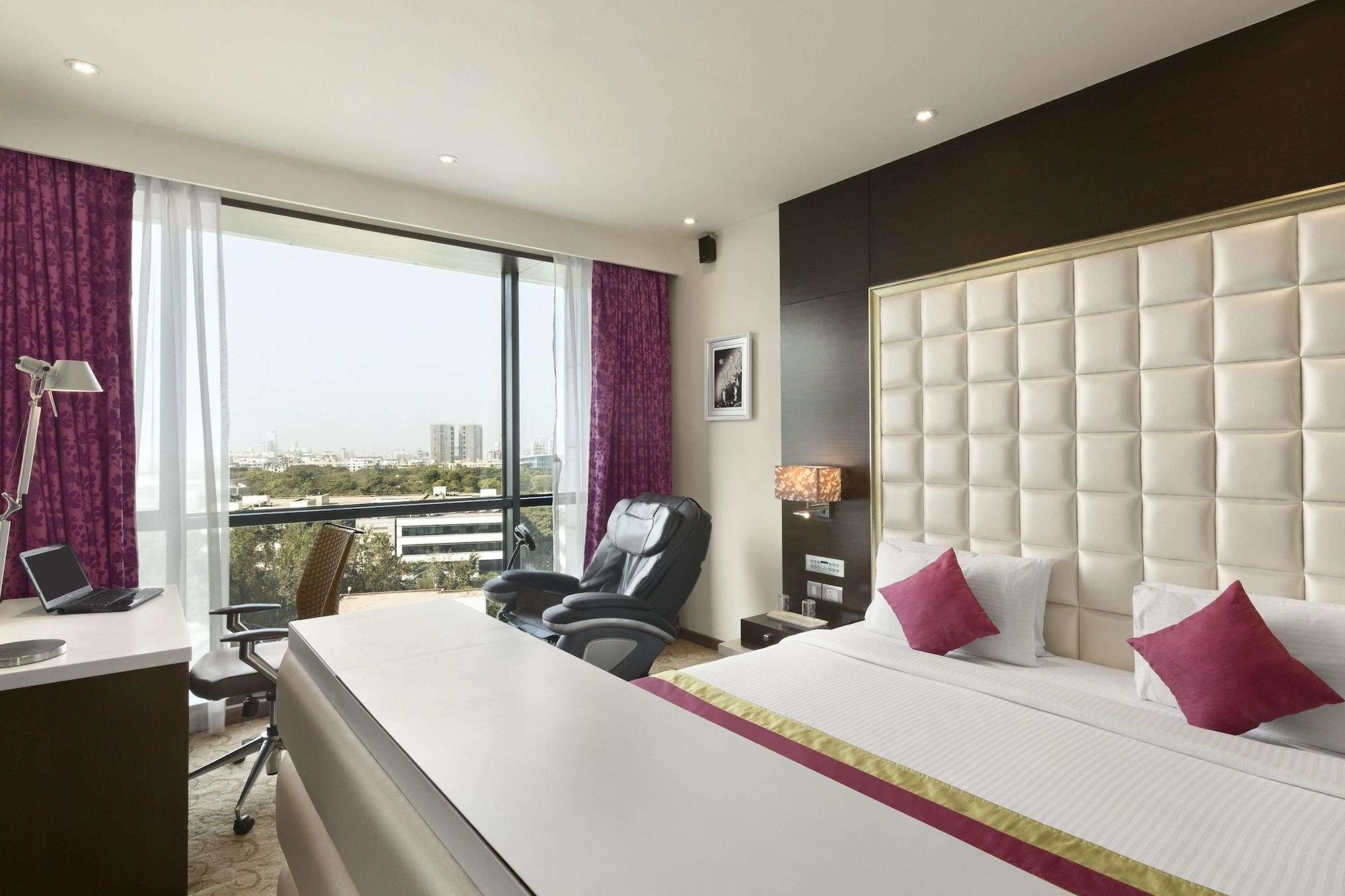 Ramada By Wyndham Navi Mumbai Otel Dış mekan fotoğraf