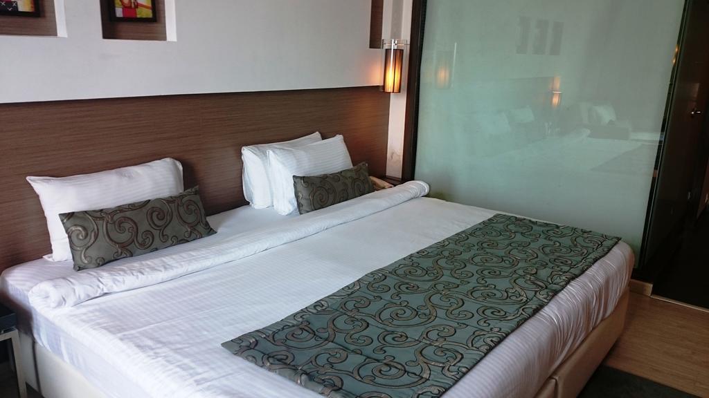 Ramada By Wyndham Navi Mumbai Otel Dış mekan fotoğraf