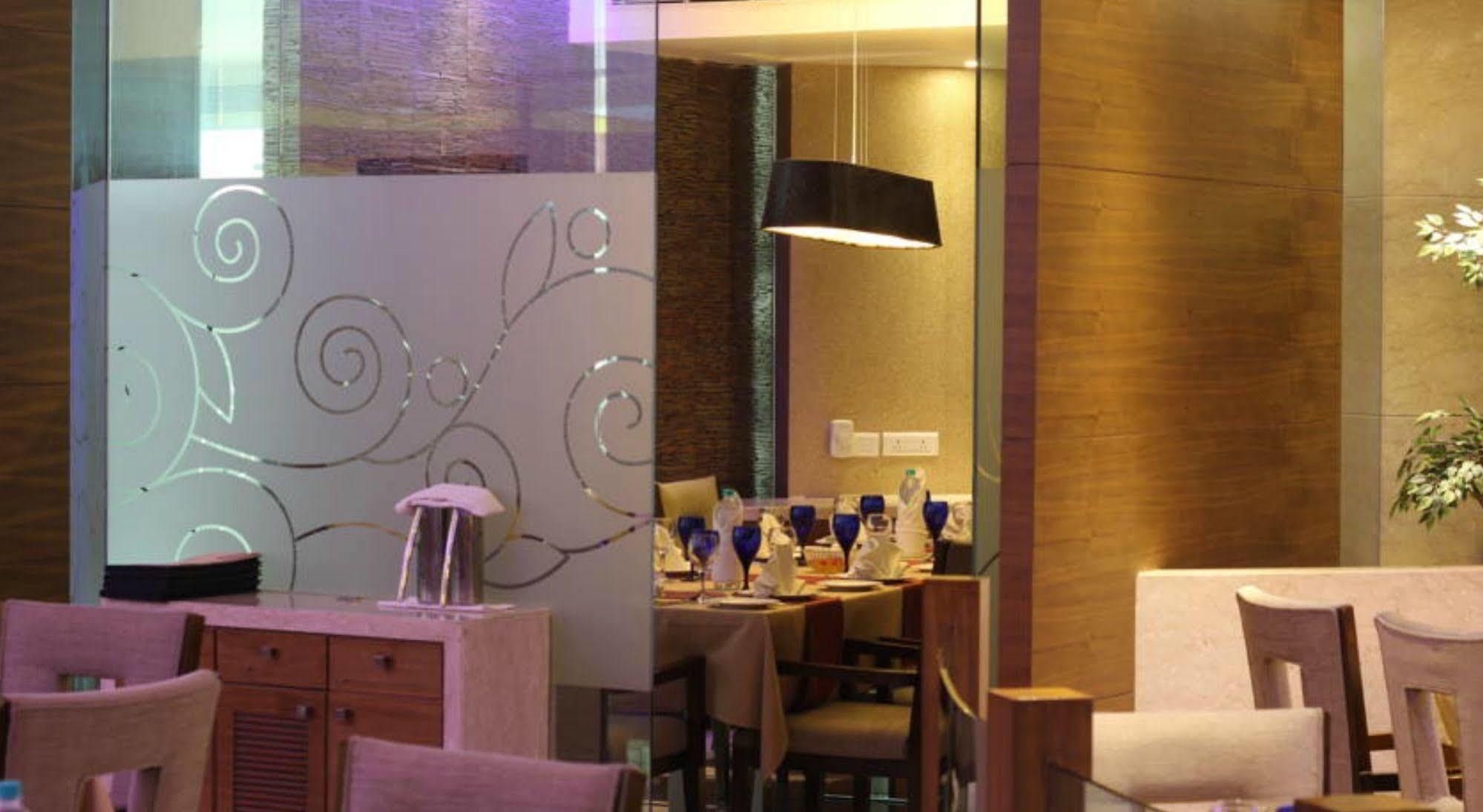 Ramada By Wyndham Navi Mumbai Otel Dış mekan fotoğraf