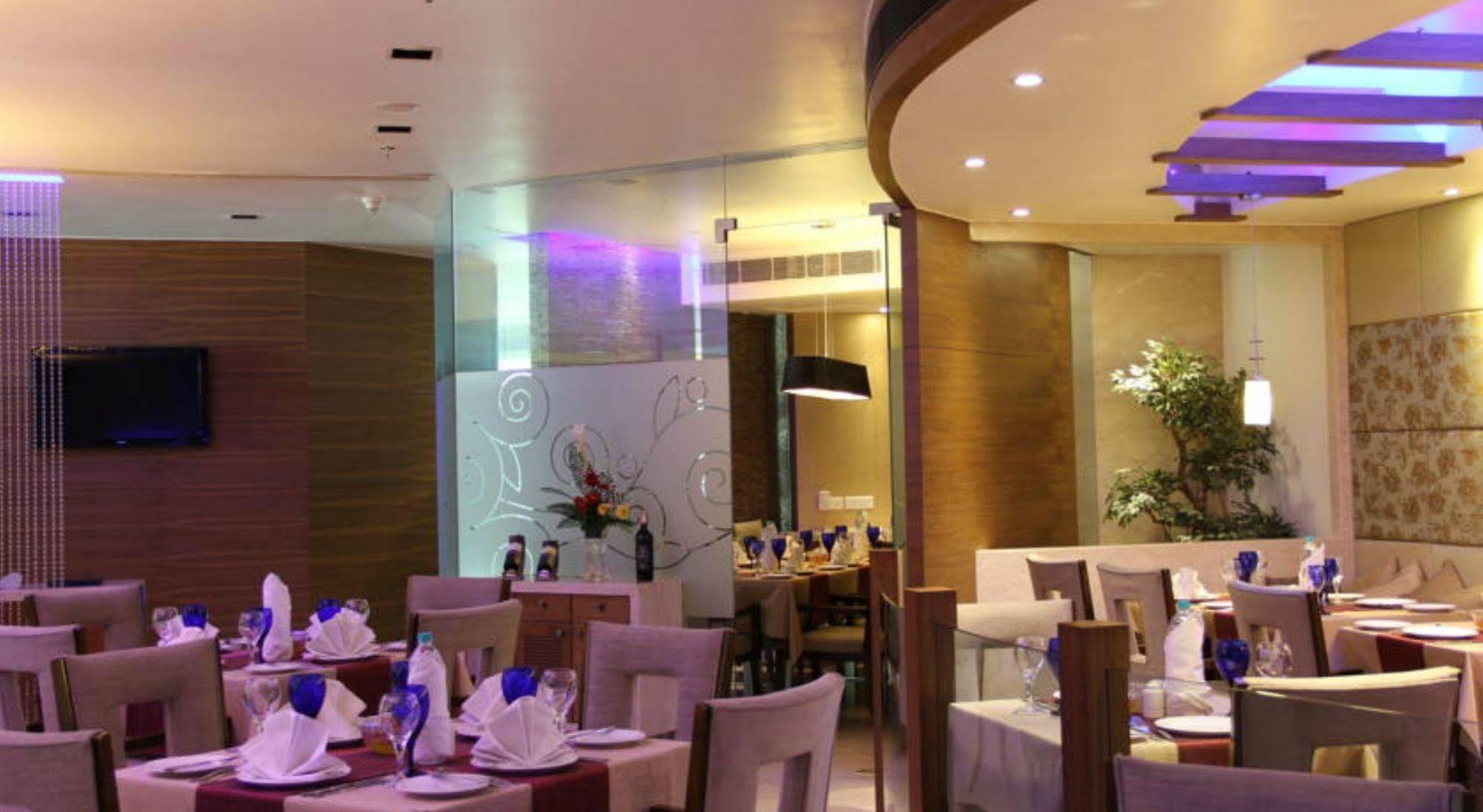 Ramada By Wyndham Navi Mumbai Otel Dış mekan fotoğraf