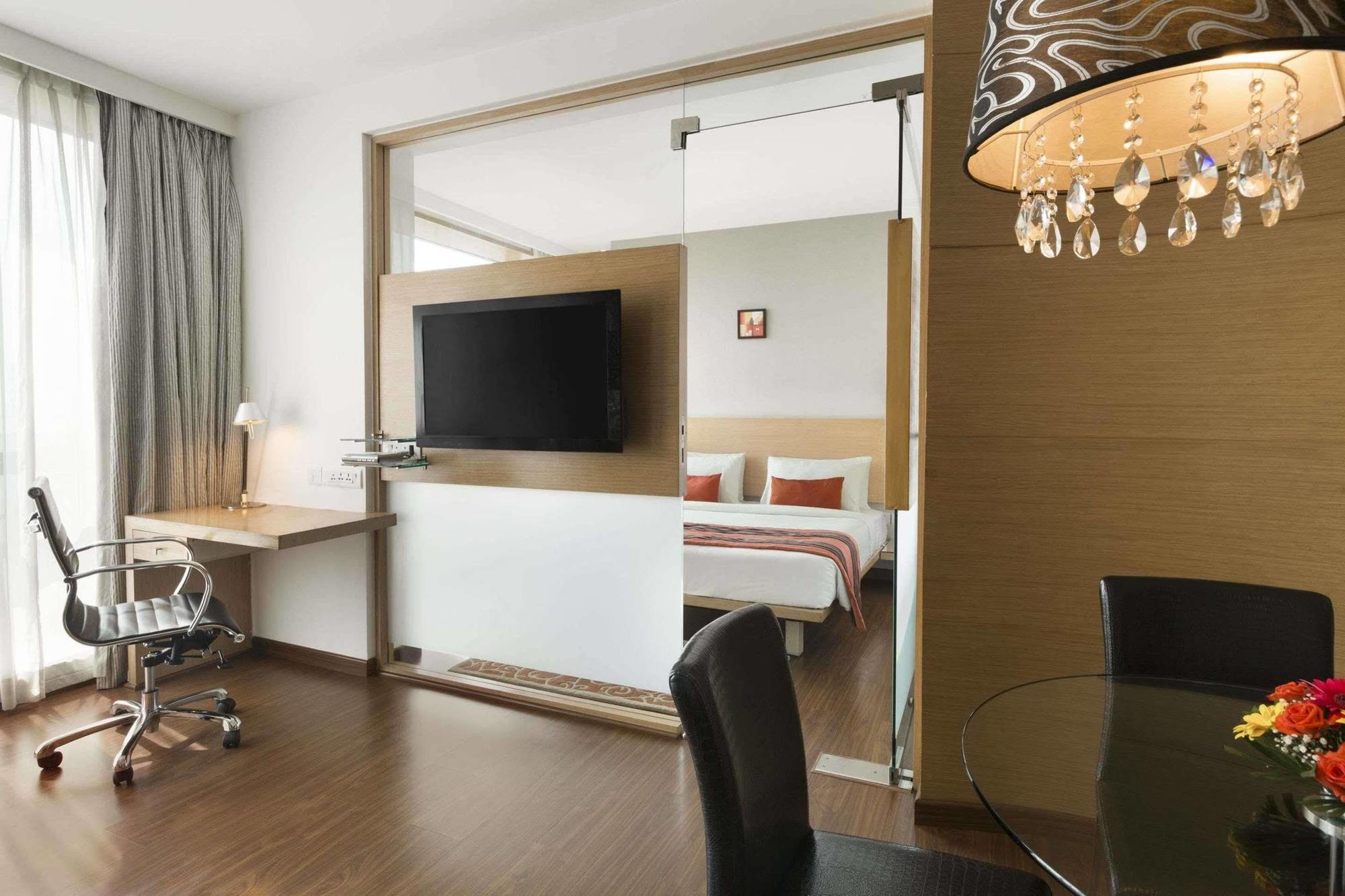 Ramada By Wyndham Navi Mumbai Otel Dış mekan fotoğraf